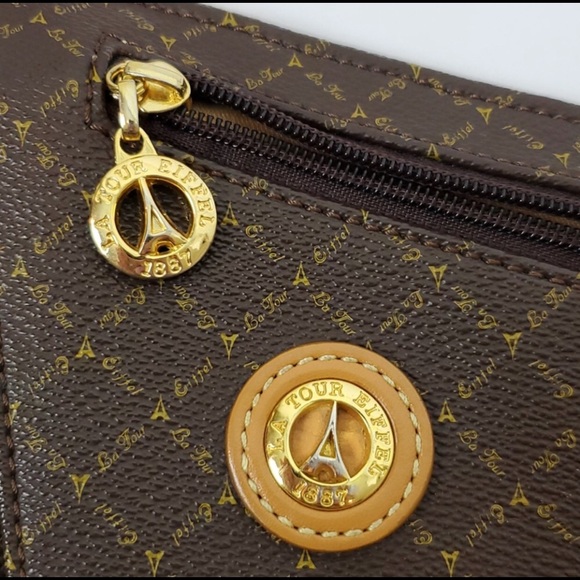 LA TOUR EIFFEL Triangle Sling Crossbody Bag - Picture 10 of 10